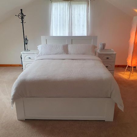 Urkers' Guest Accommodation Crossmaglen Экстерьер фото