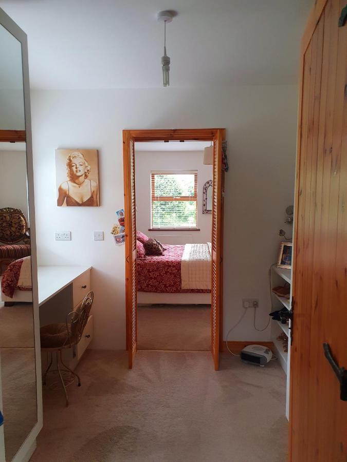 Urkers' Guest Accommodation Crossmaglen Экстерьер фото